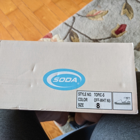 Soda Sandals - Picture 3 of 3